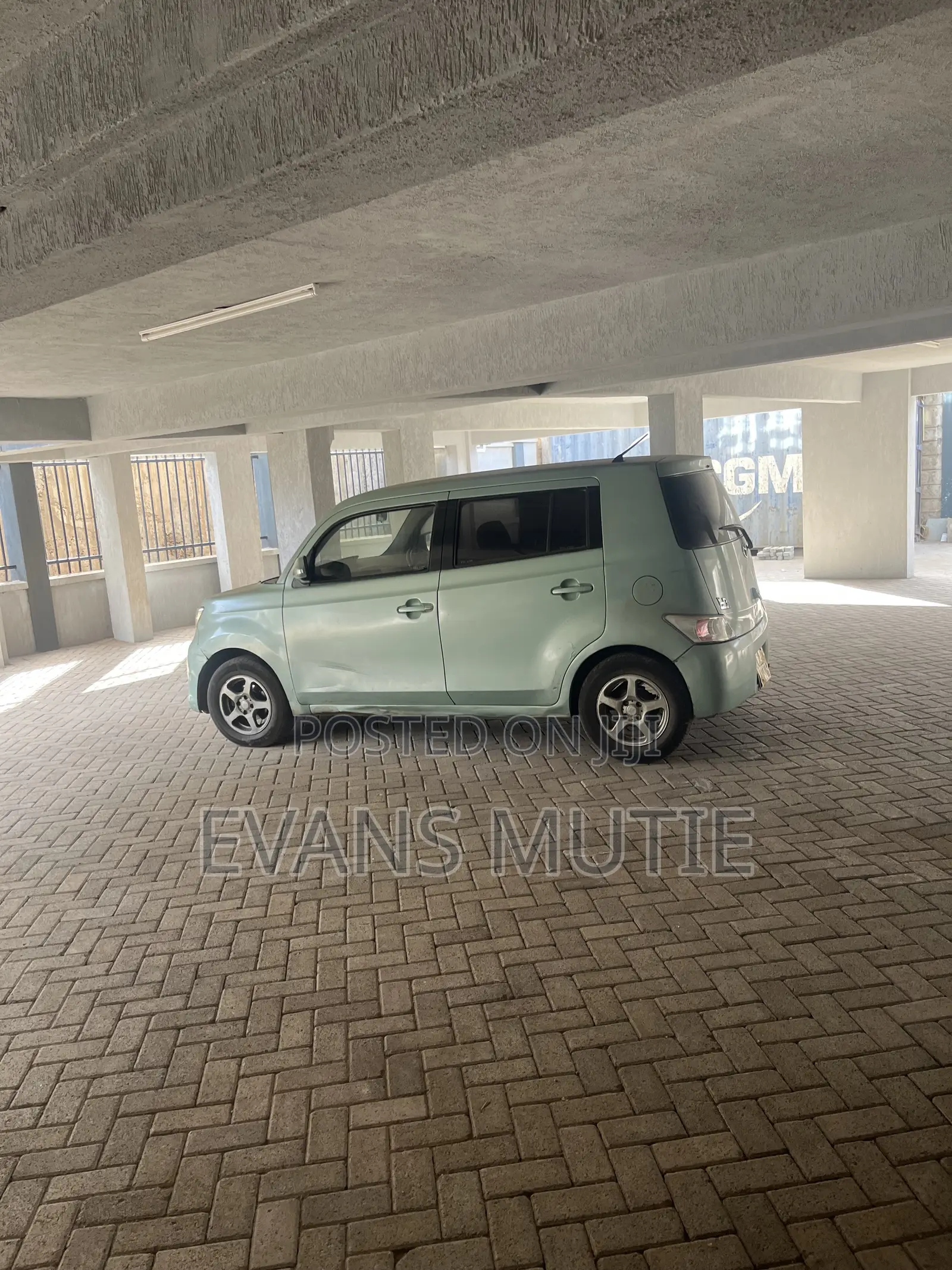 Toyota bB 2010 Blue