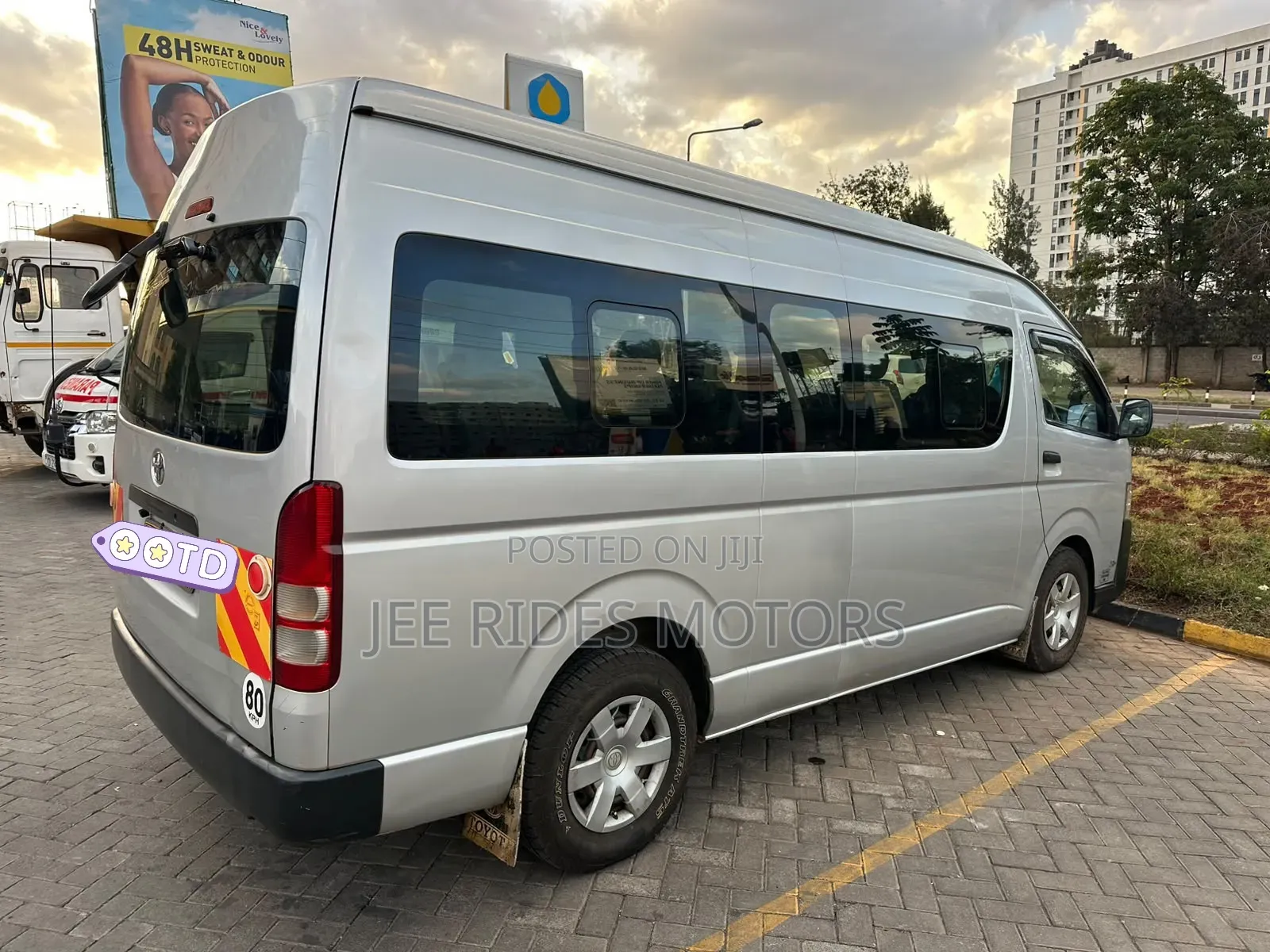 Toyota HiAce 2014 Silver
