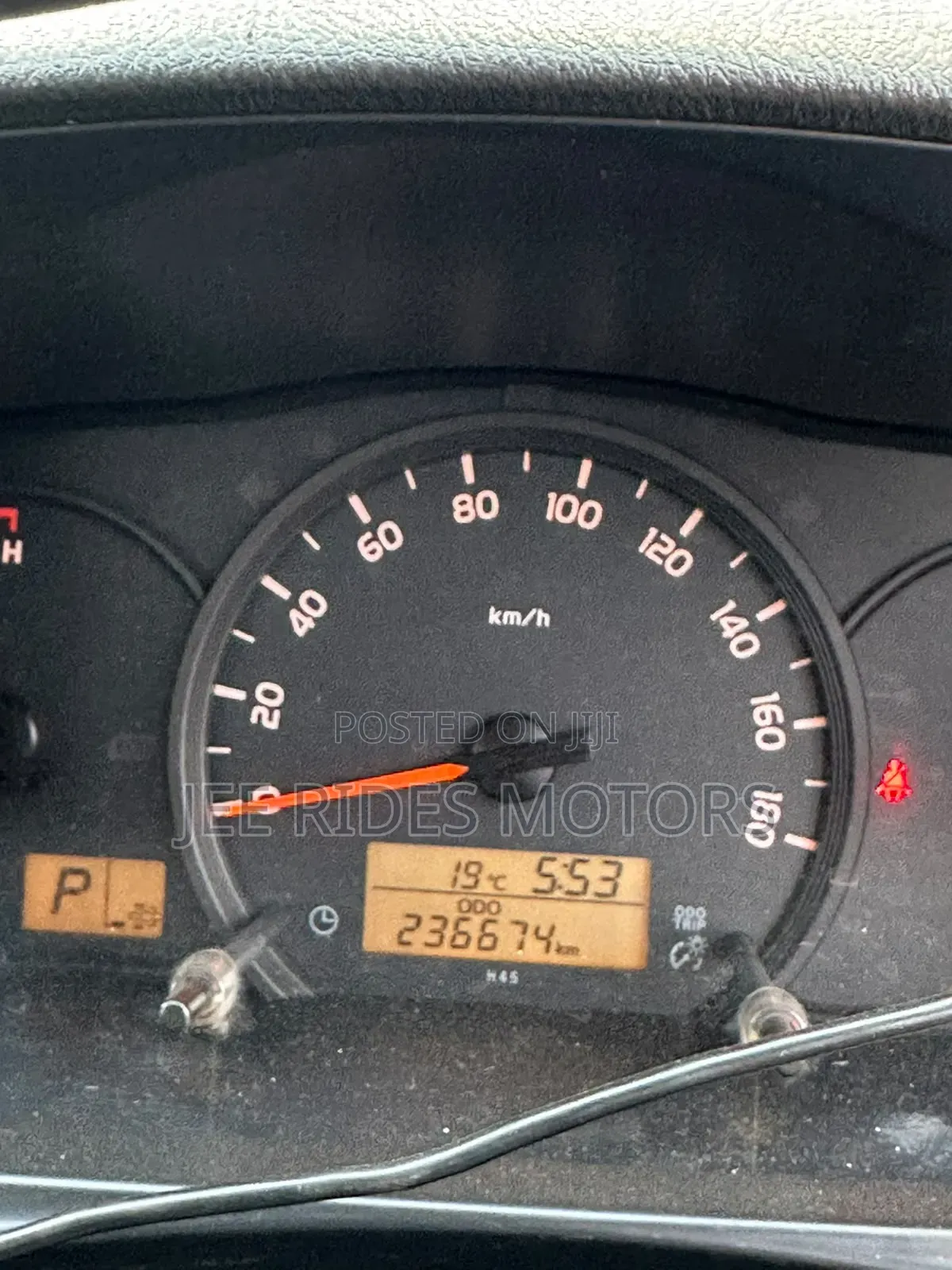 Toyota HiAce 2014 Silver
