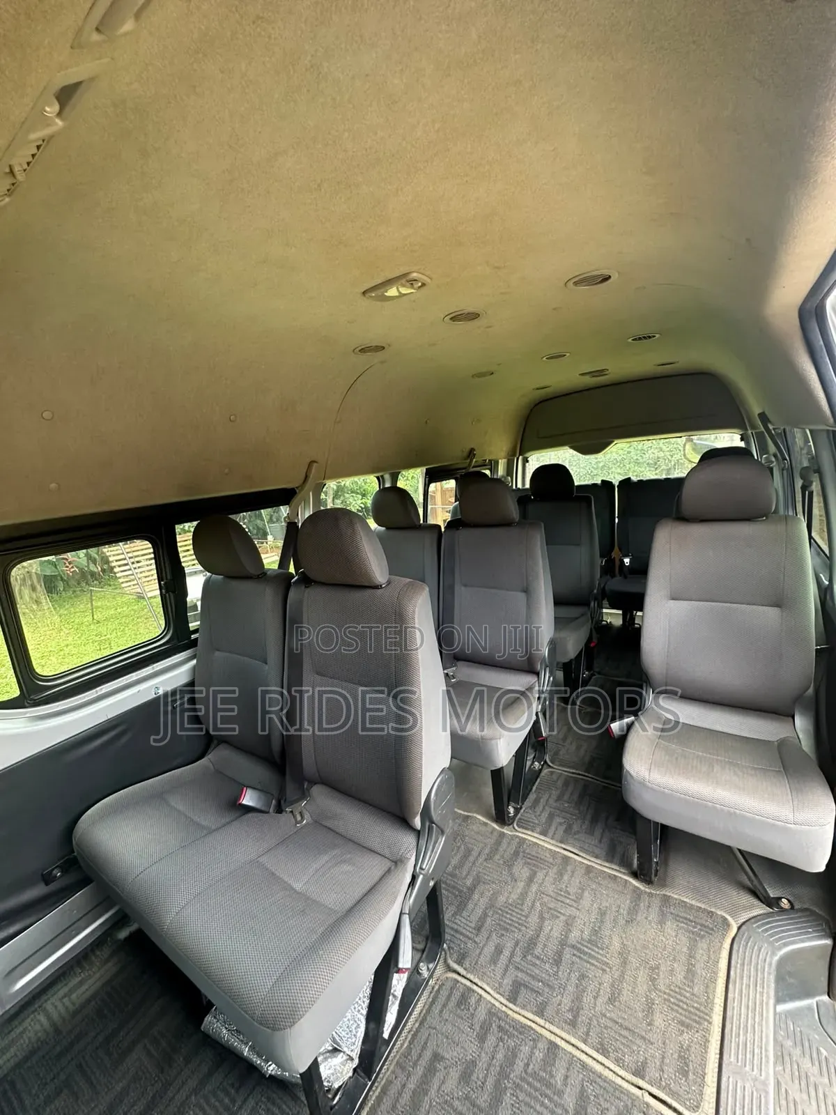 Toyota HiAce 2014 Silver