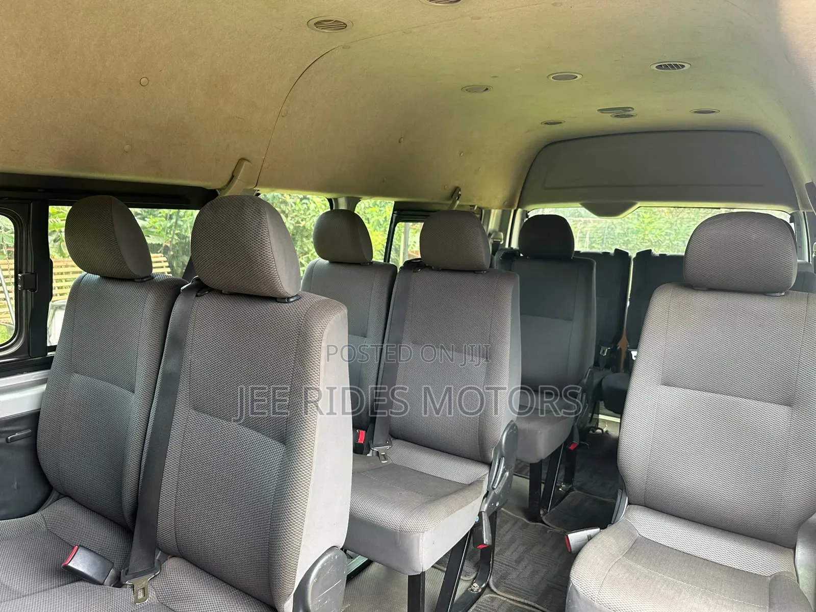 Toyota HiAce 2014 Silver