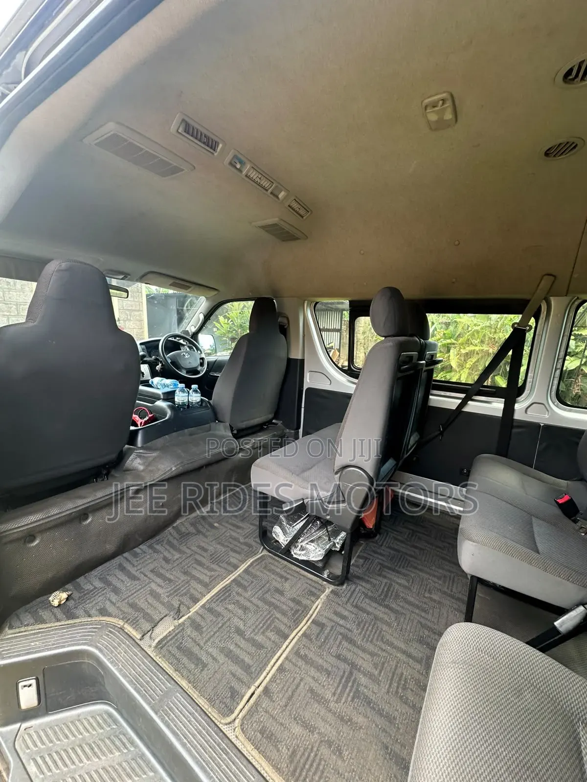 Toyota HiAce 2014 Silver