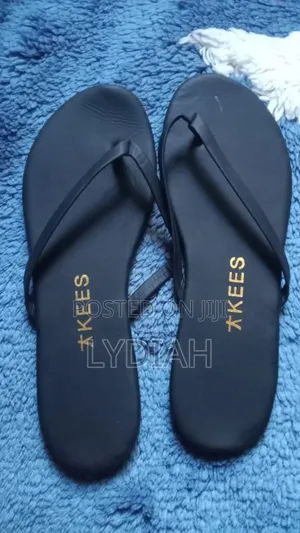 Mtumba Flat Shoes