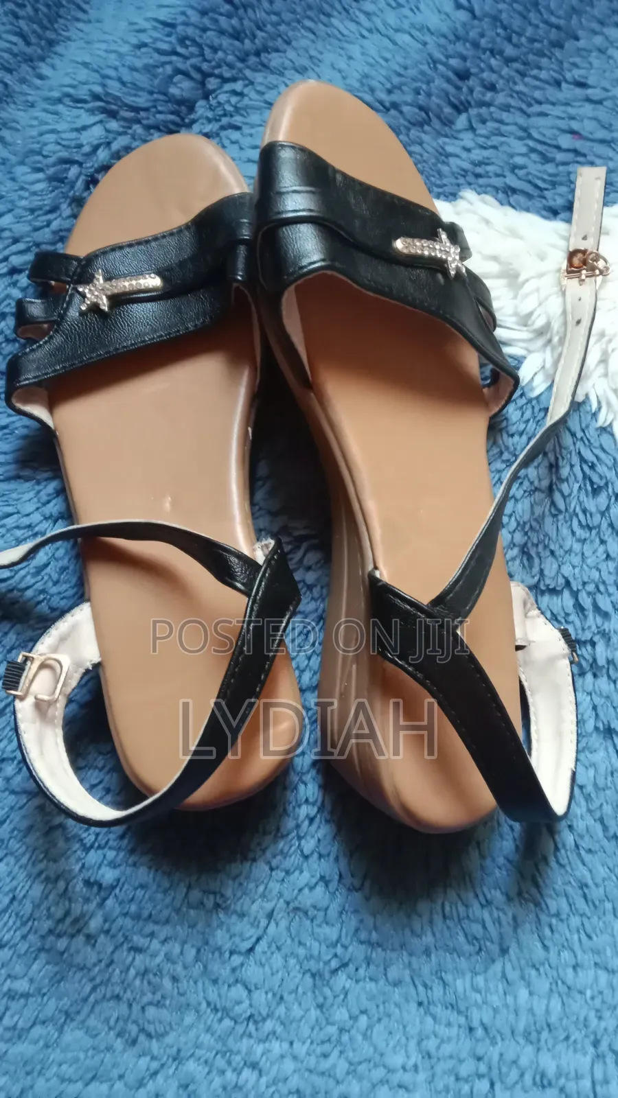 Mtumba Flat Shoes