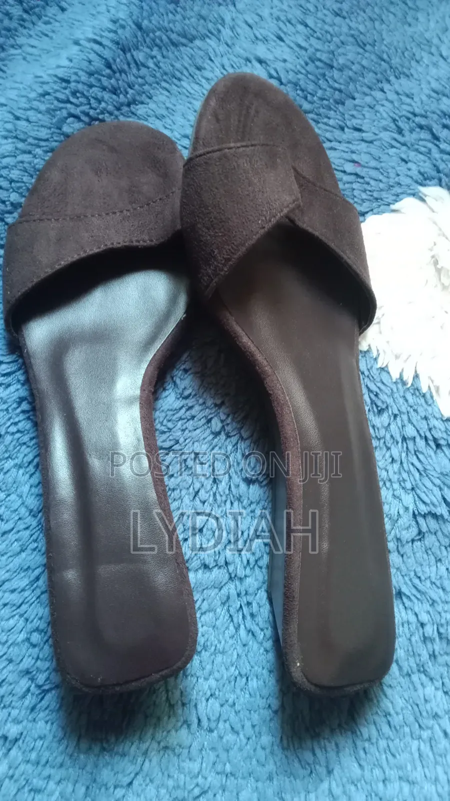 Mtumba Flat Shoes