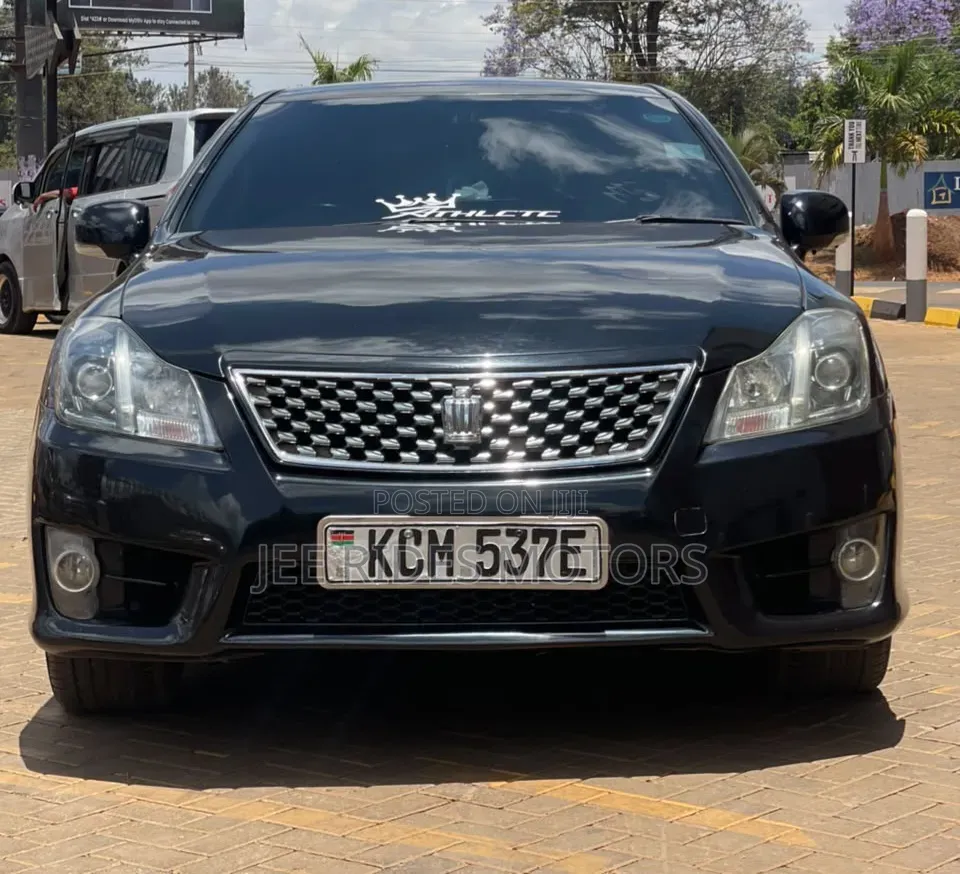 Toyota Crown 2010 Black