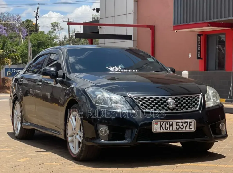 Toyota Crown 2010 Black