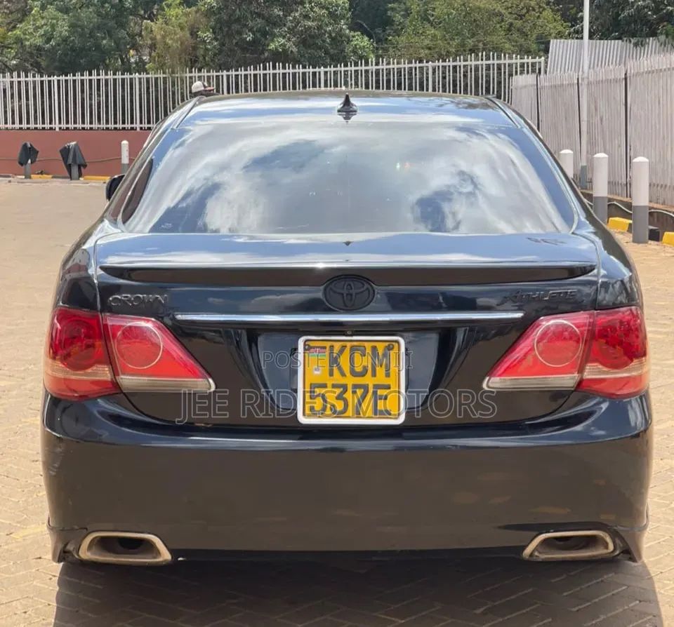 Toyota Crown 2010 Black