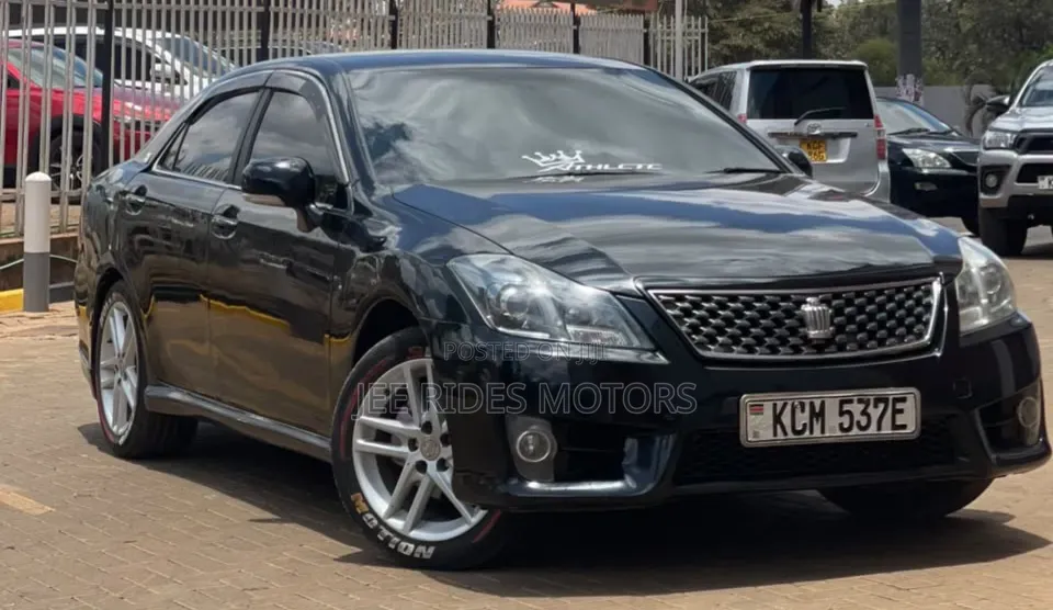 Toyota Crown 2010 Black