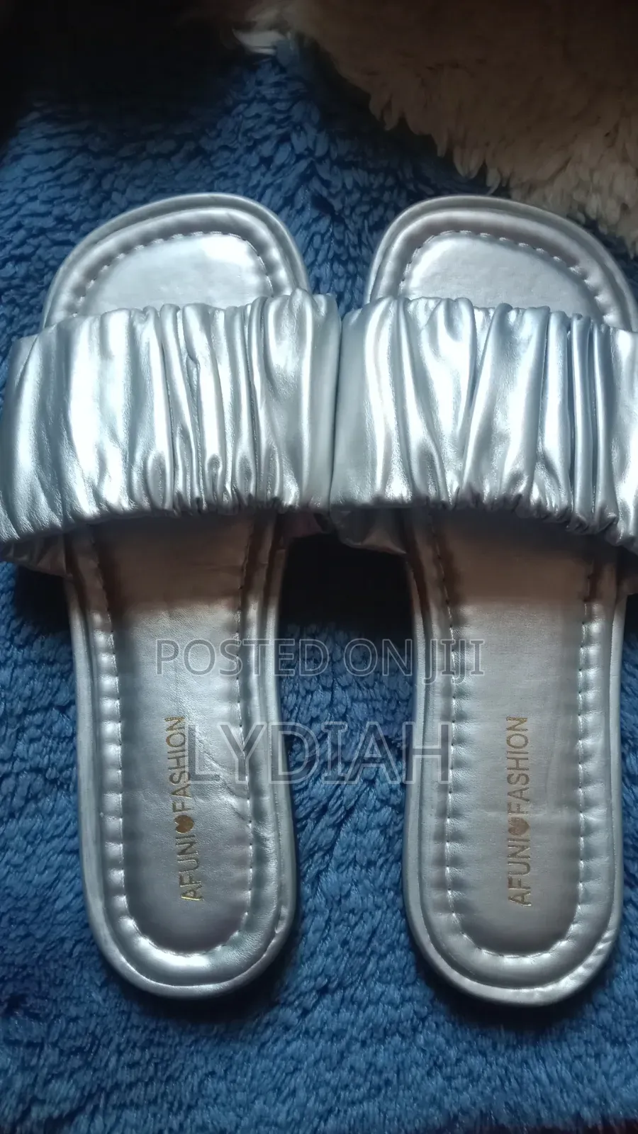 Mtumba Flat Shoes