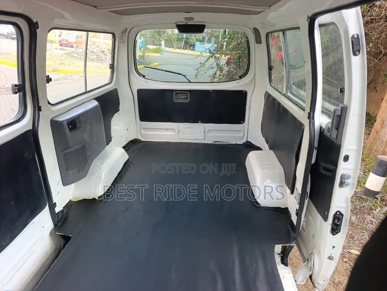 Nissan Caravan (Urvan) 2008