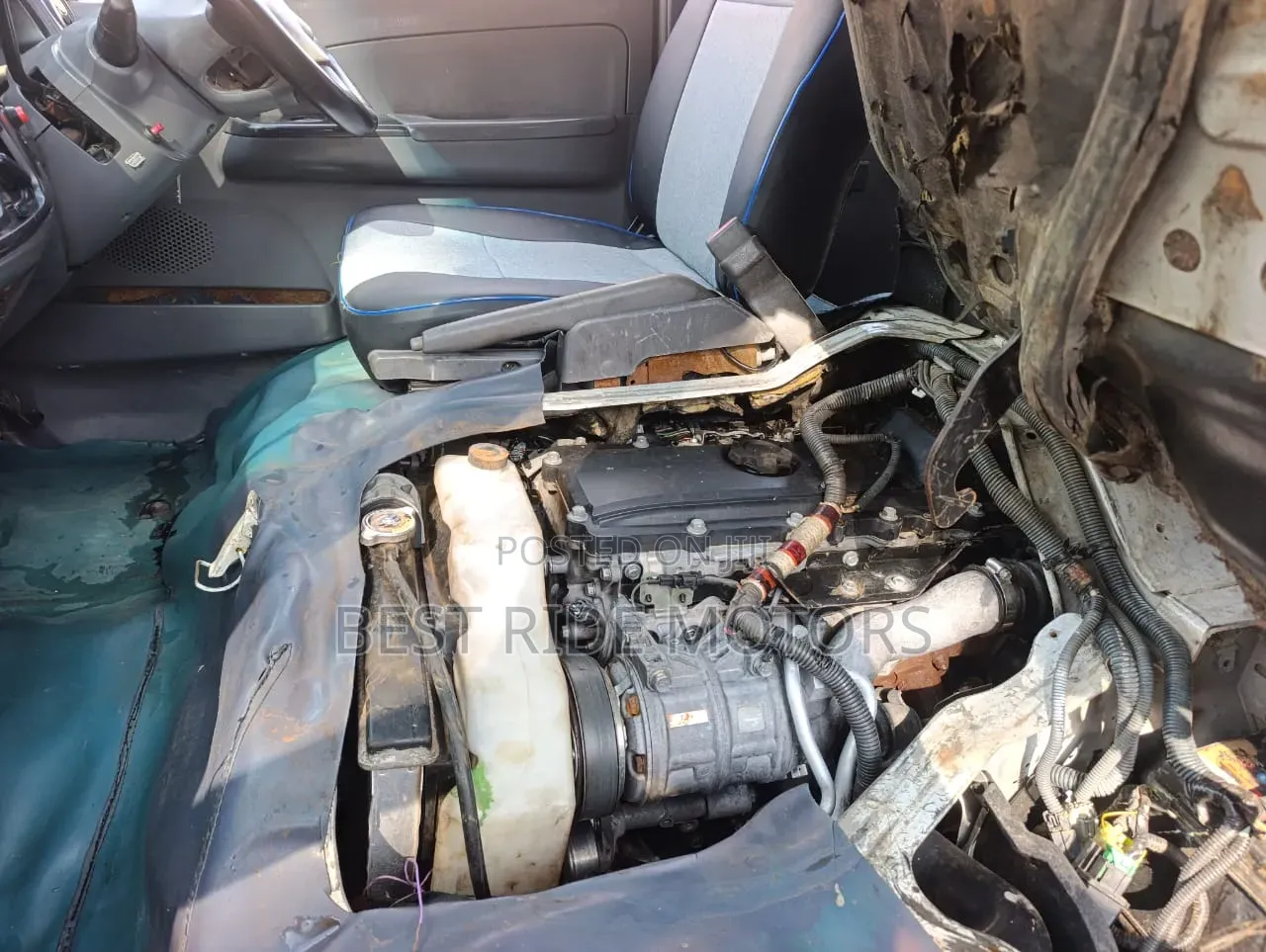 Nissan Caravan (Urvan) 2008