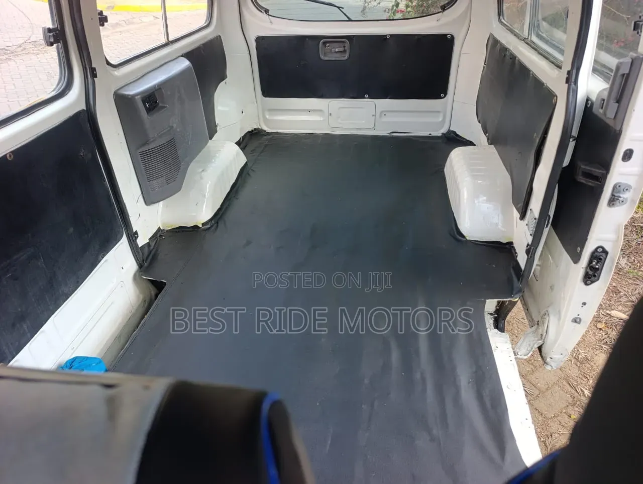Nissan Caravan (Urvan) 2008
