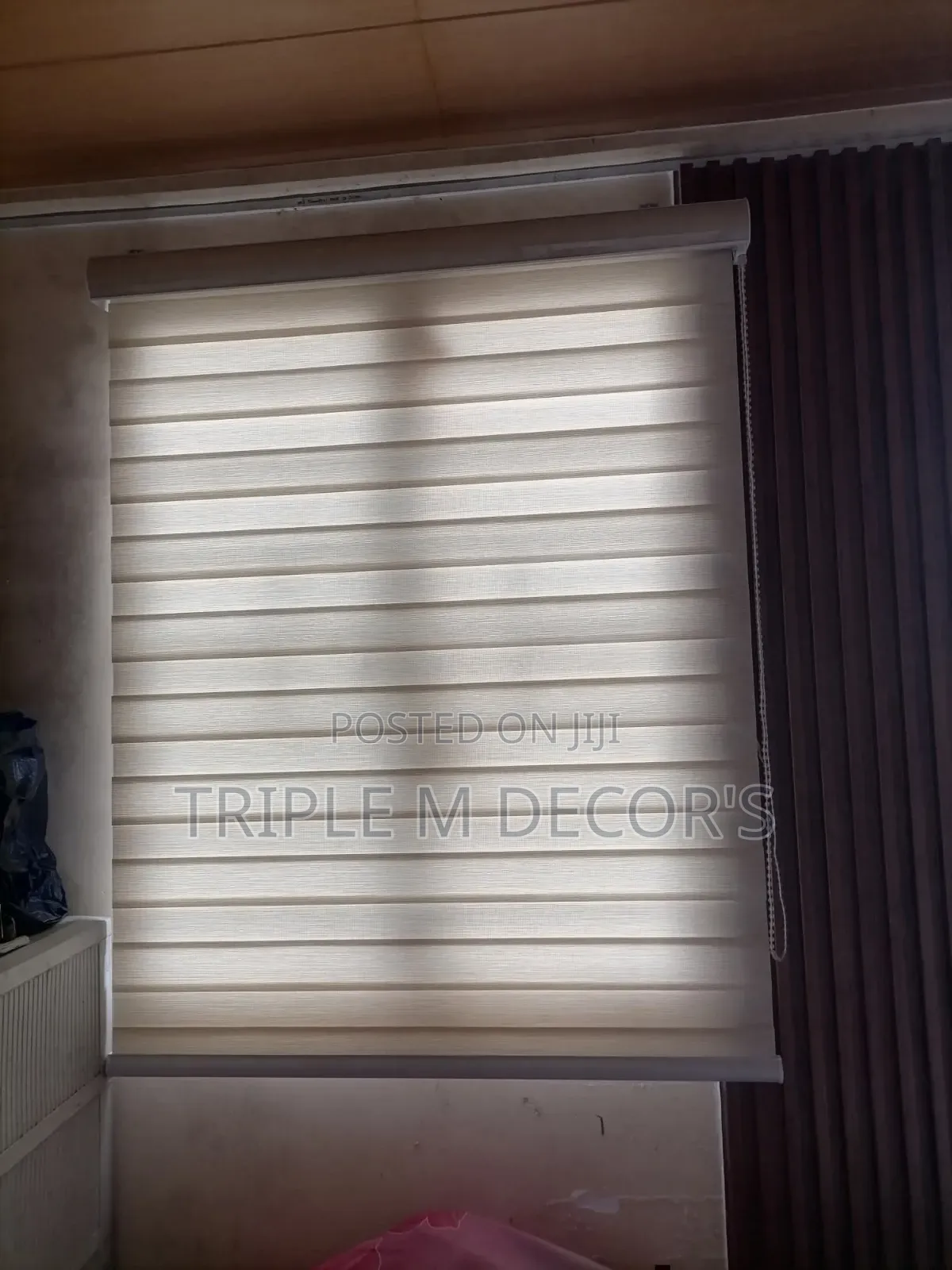 Roller Window Blinds – Modern & Easy to Use
