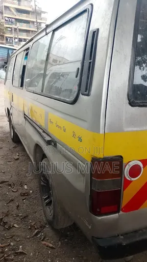 Nissan Caravan (Urvan) 2008 Silver