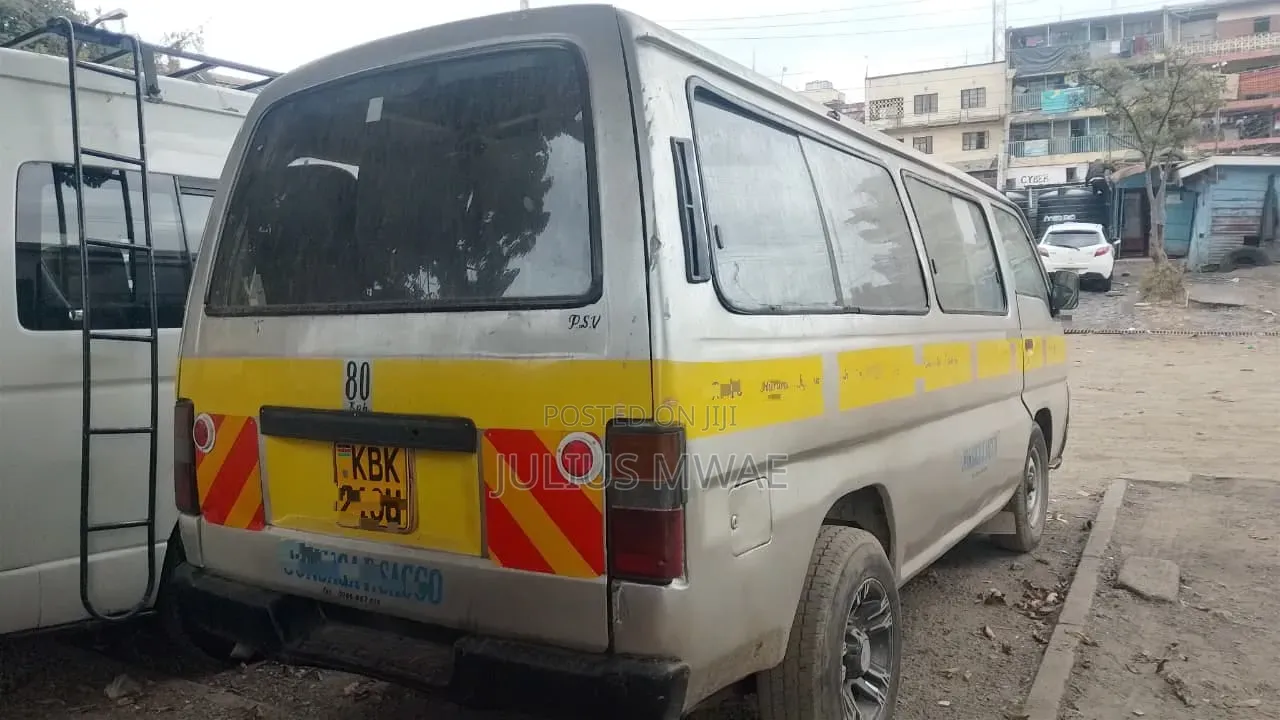 Nissan Caravan (Urvan) 2008 Silver