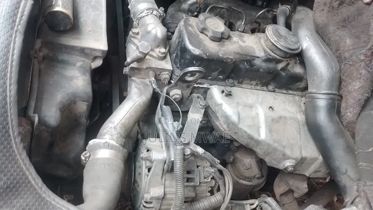 Nissan Caravan (Urvan) 2008 Silver