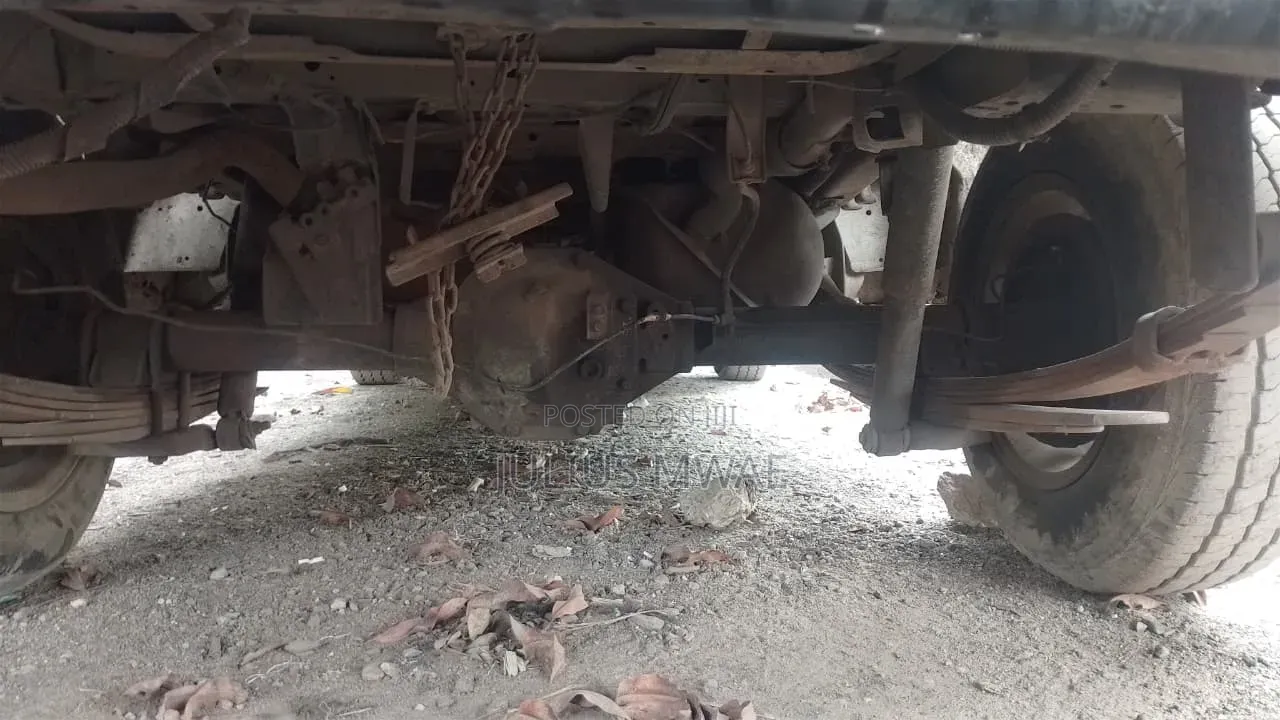 Nissan Caravan (Urvan) 2008 Silver
