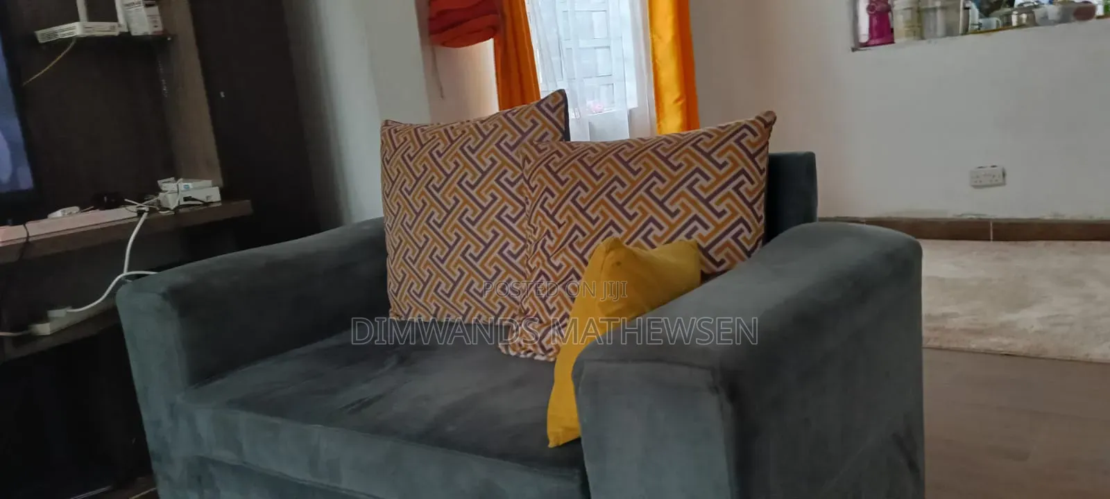 10 Seater Velvet Used