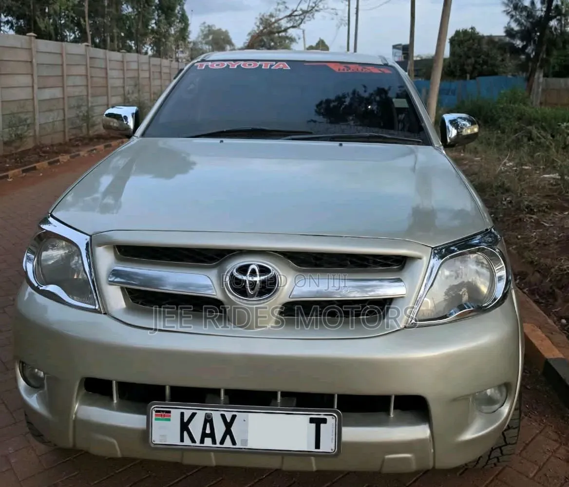 Toyota Hilux 2002 Silver