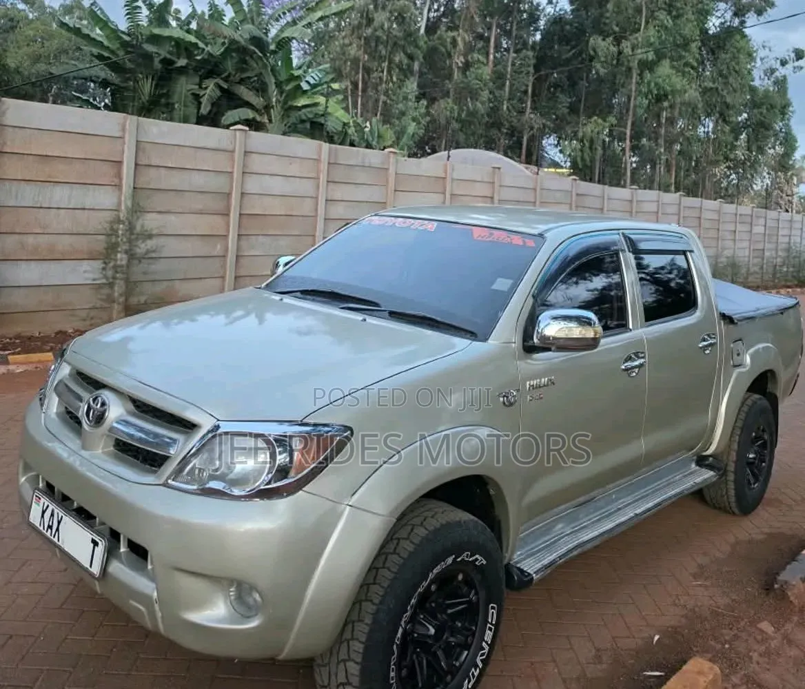 Toyota Hilux 2002 Silver
