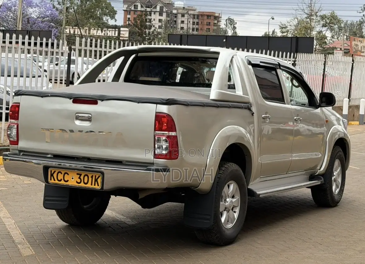 Toyota Hilux 2008 Silver