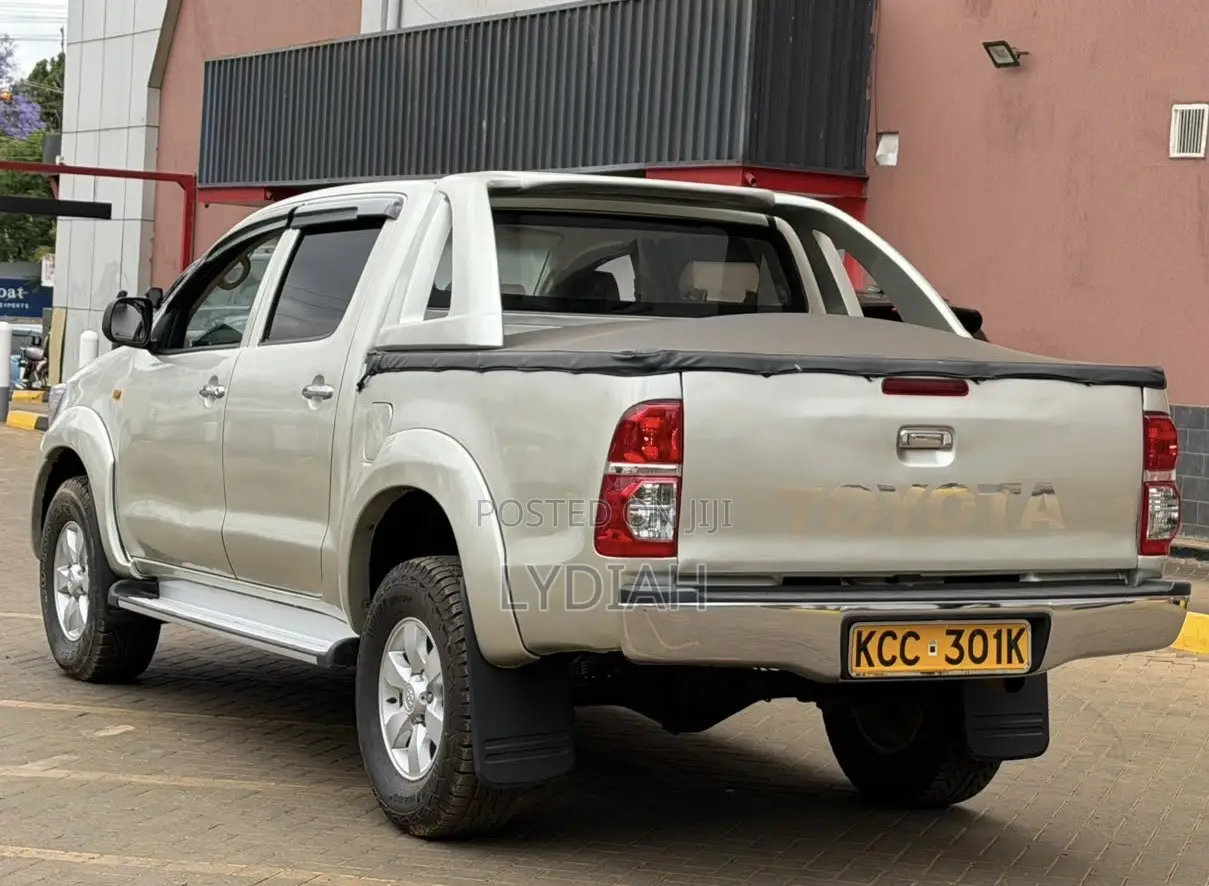 Toyota Hilux 2008 Silver