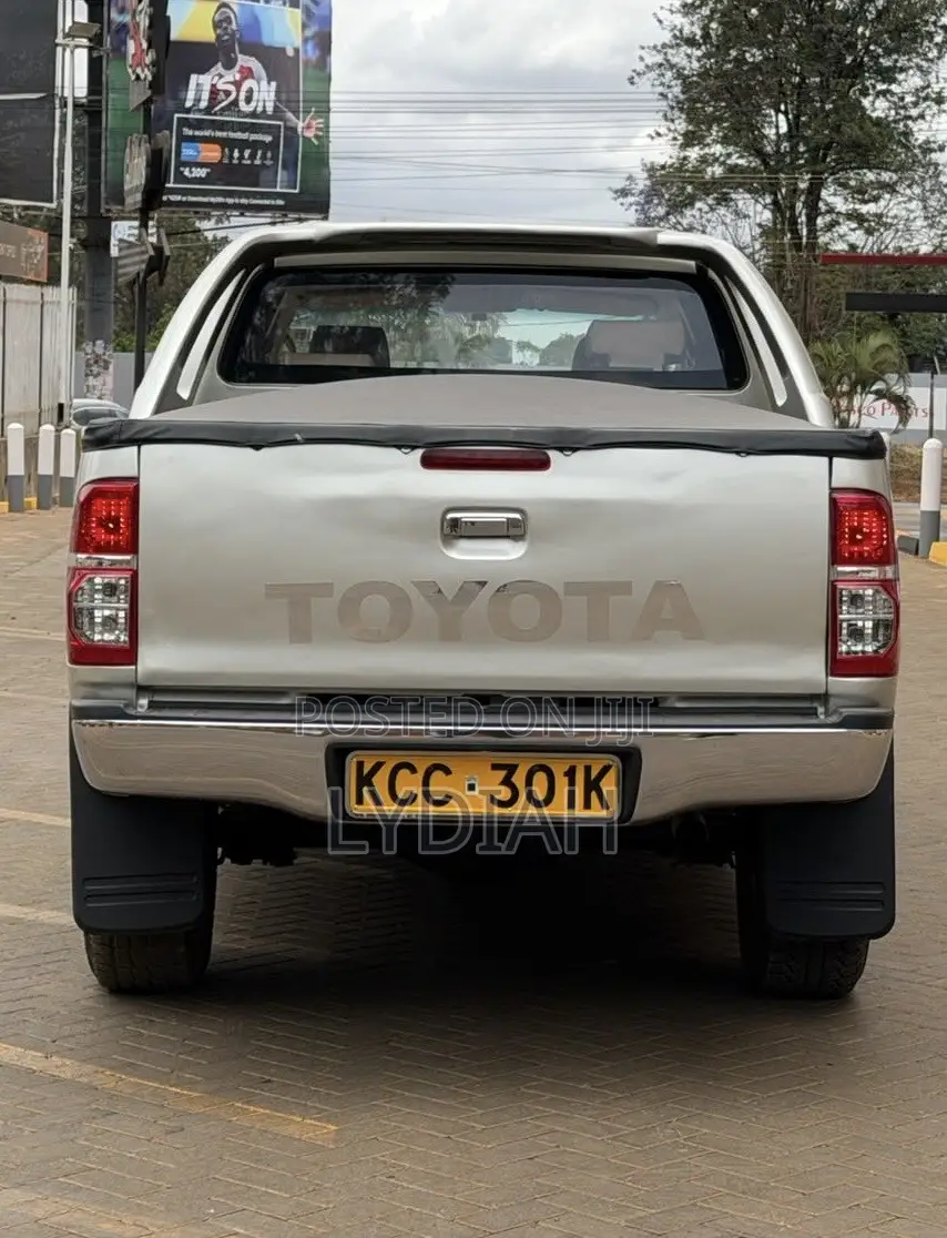 Toyota Hilux 2008 Silver