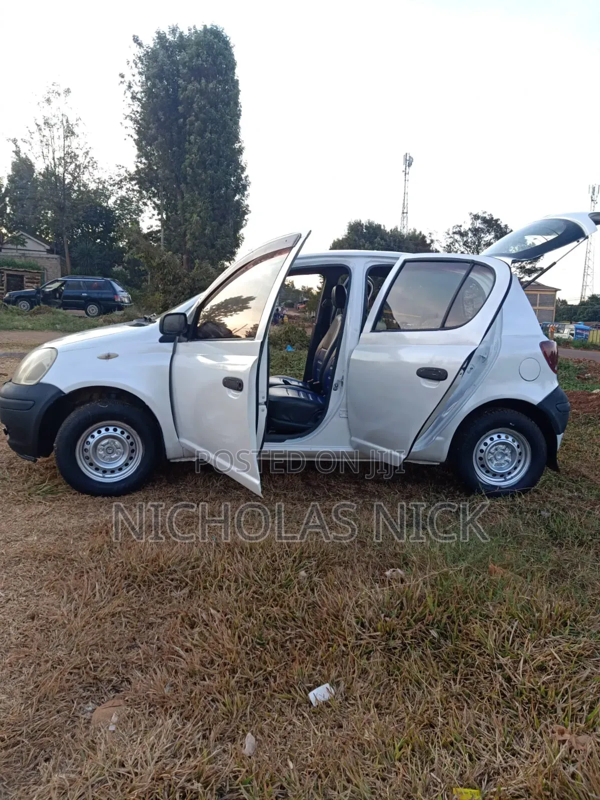 Toyota Vitz 2002 White