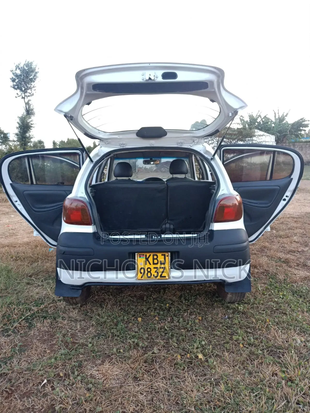 Toyota Vitz 2002 White