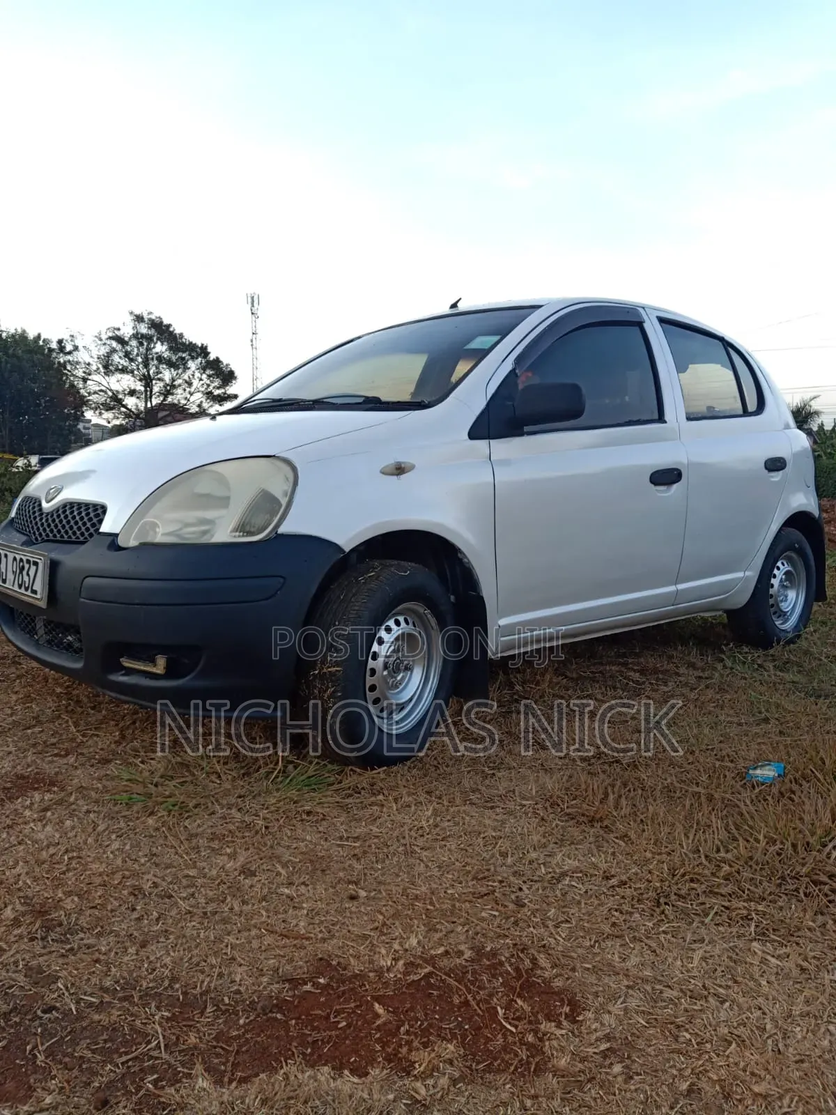 Toyota Vitz 2002 White