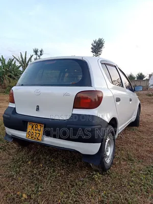 Toyota Vitz 2002 White
