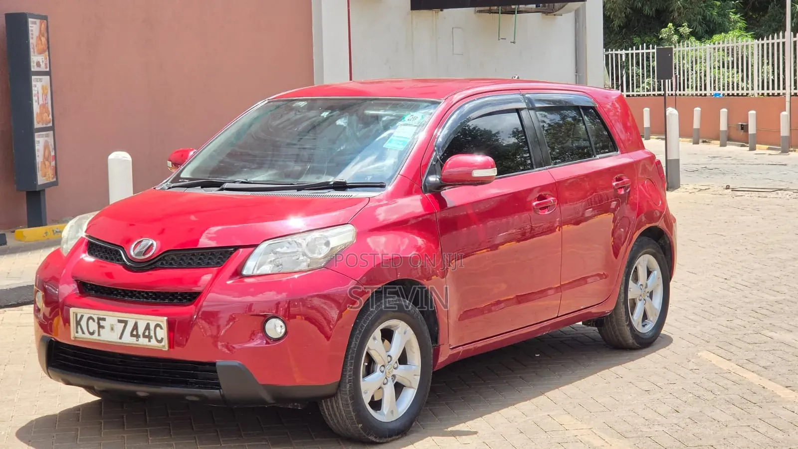 Toyota IST 2008 Red