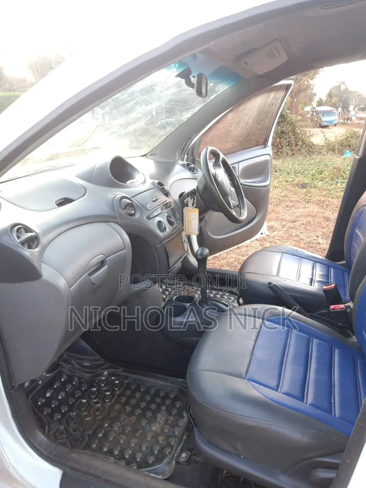 Toyota Vitz 2002 White