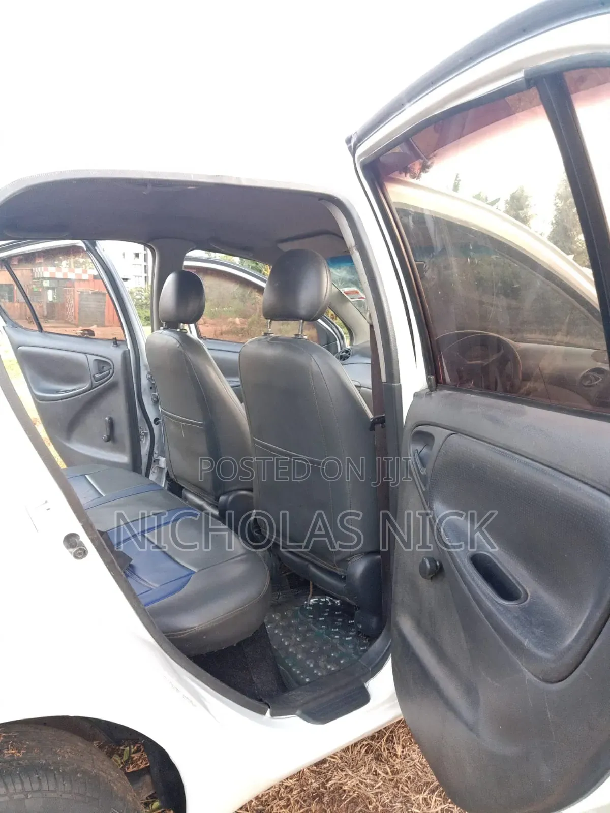 Toyota Vitz 2002 White