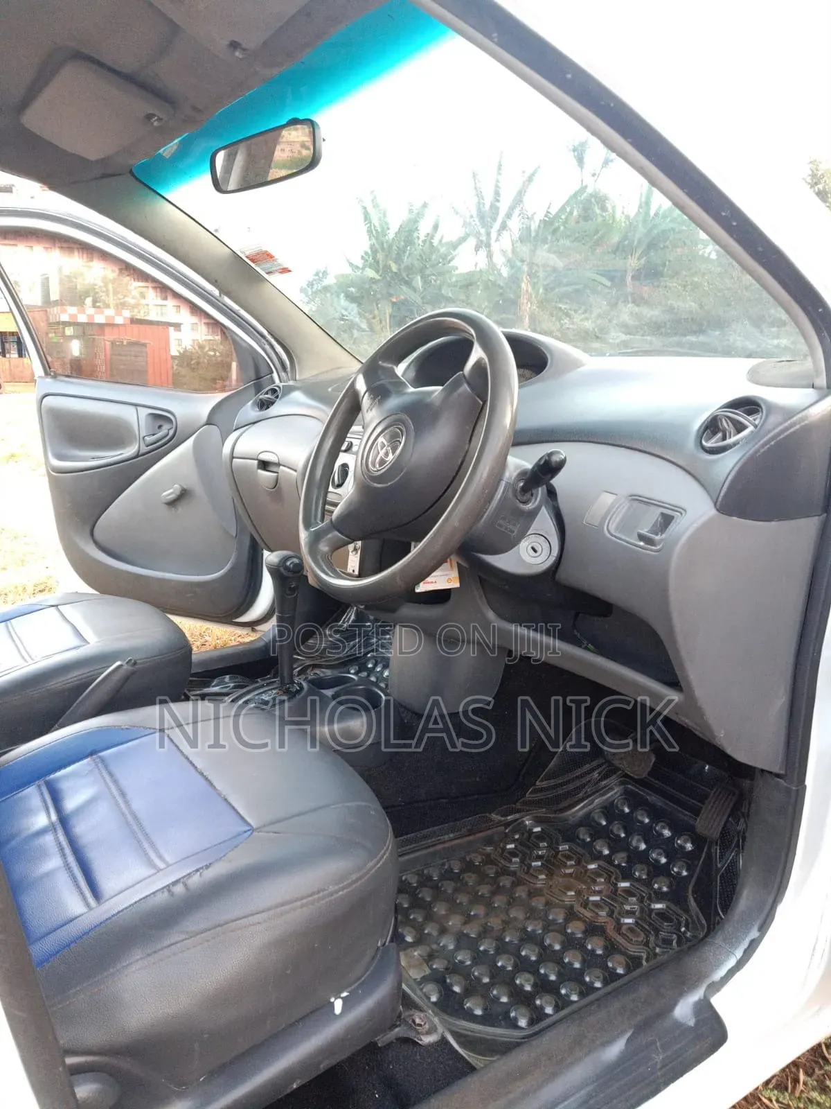 Toyota Vitz 2002 White