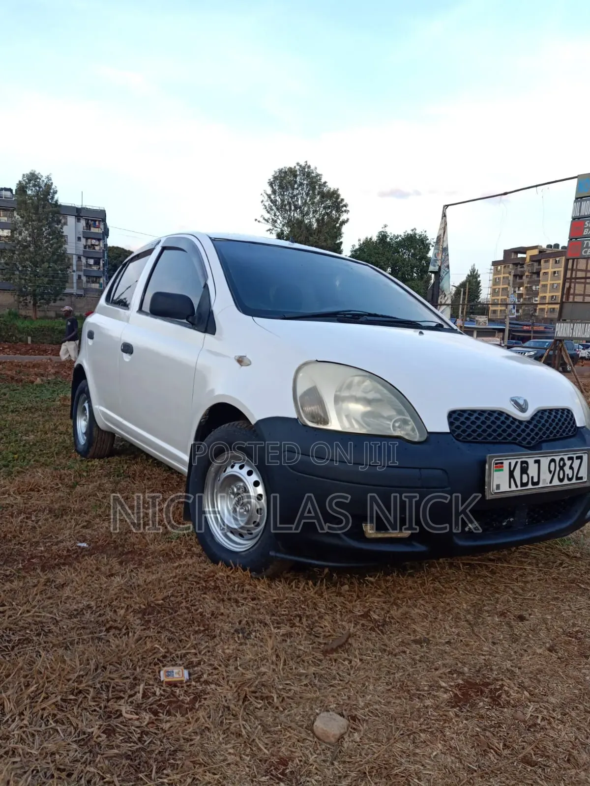 Toyota Vitz 2002 White