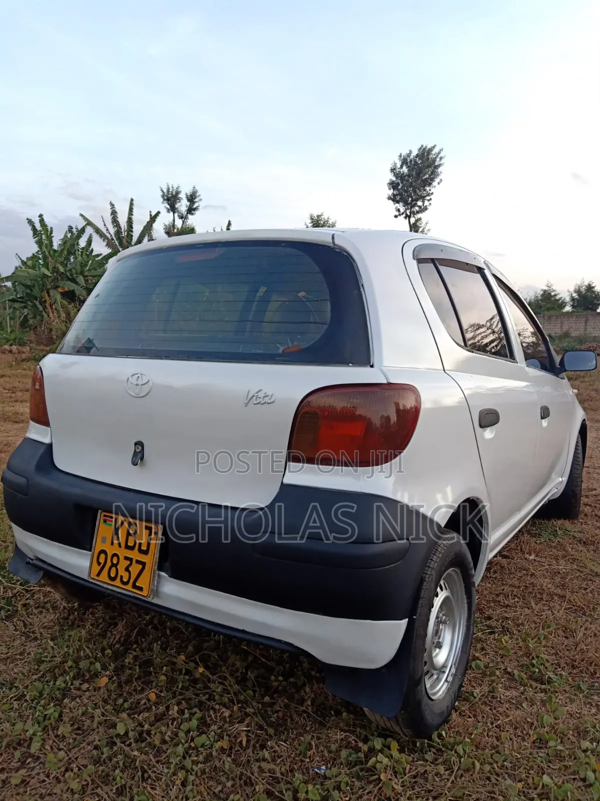 Toyota Vitz 2002 White