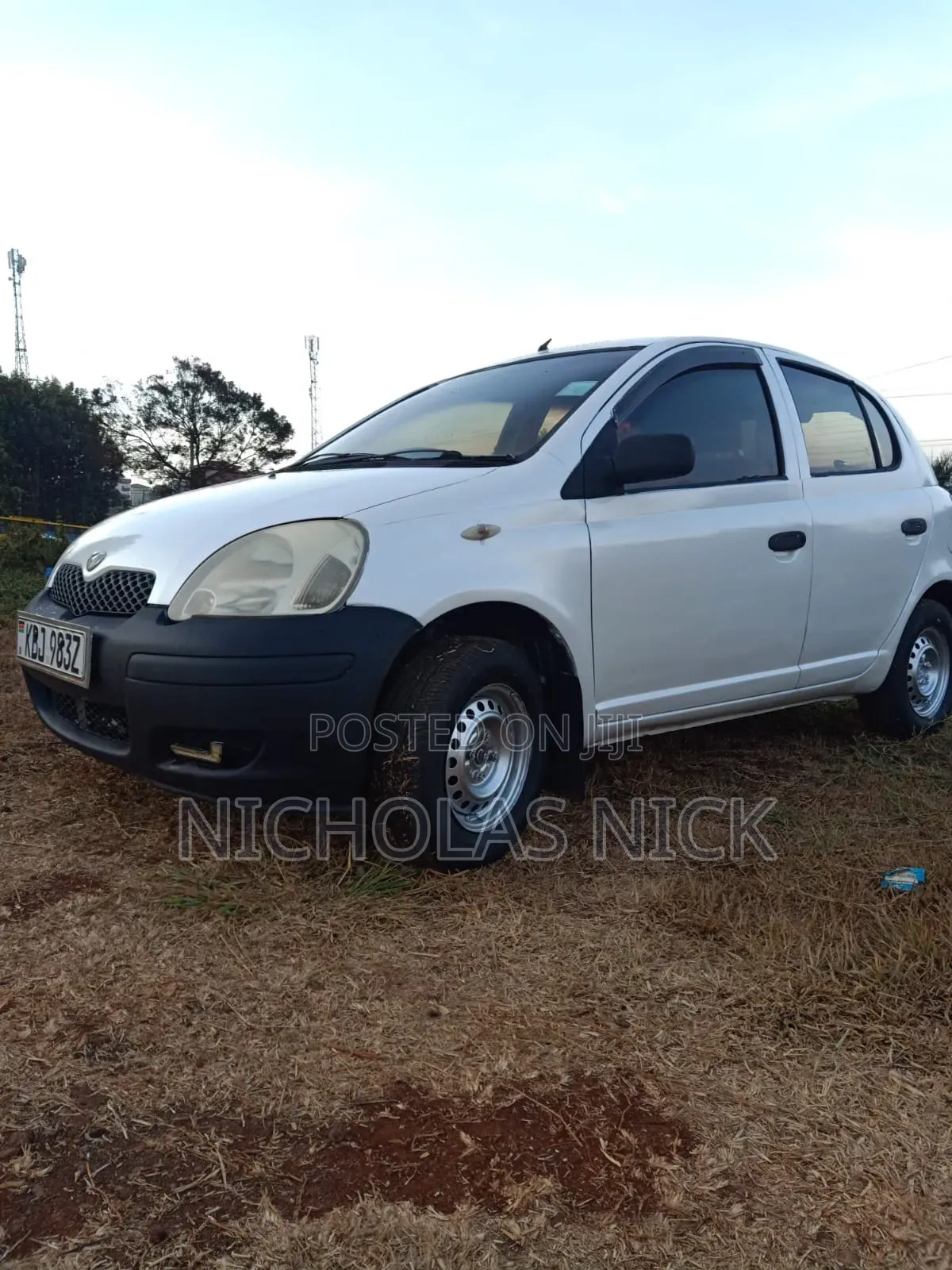 Toyota Vitz 2002 White