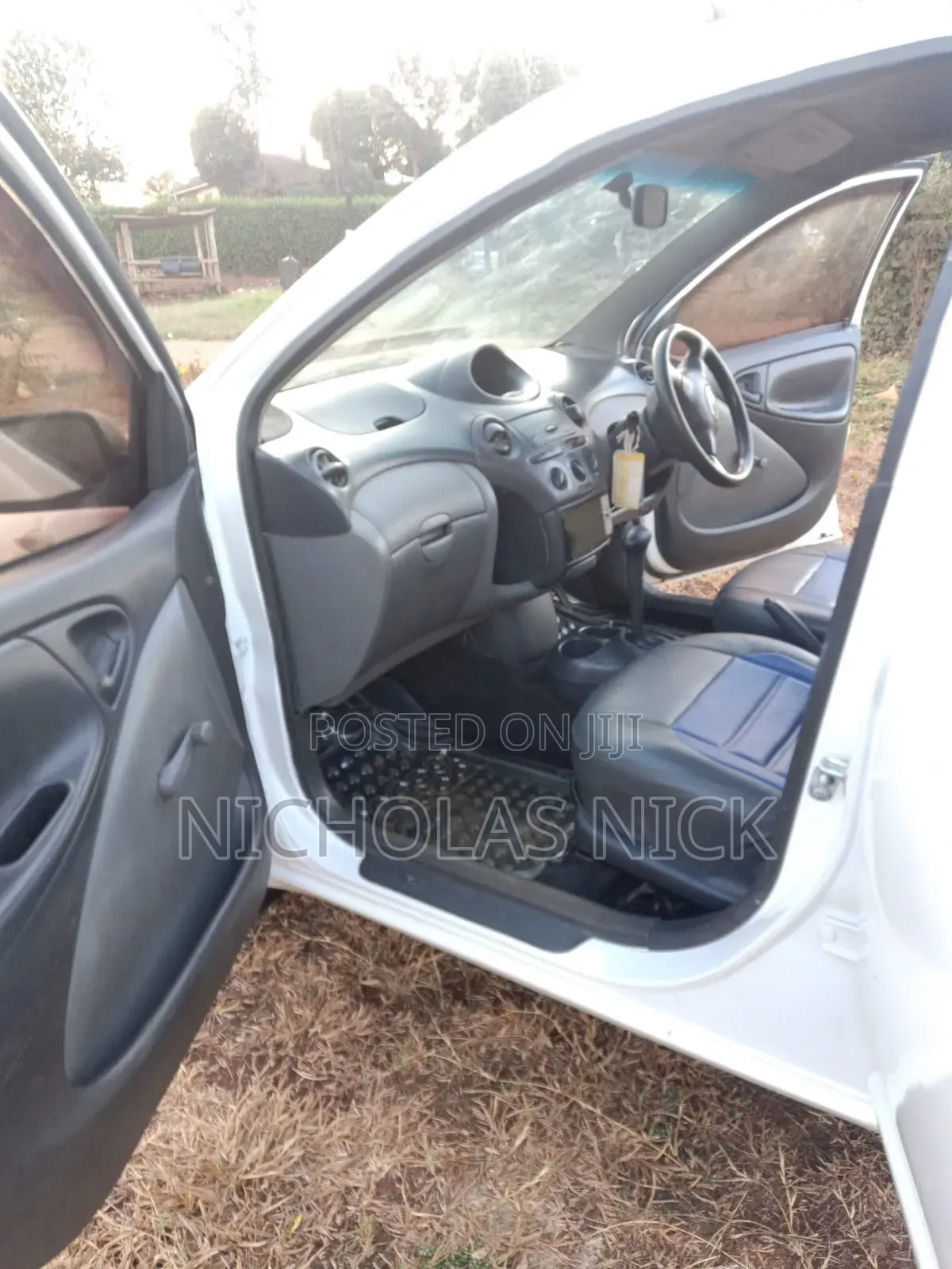 Toyota Vitz 2002 White