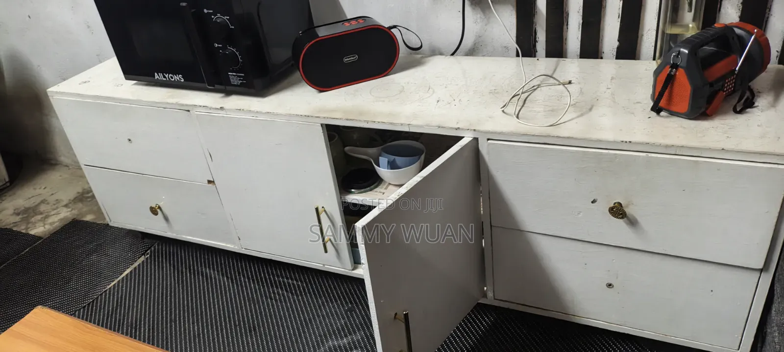 6 Inch TV Stand