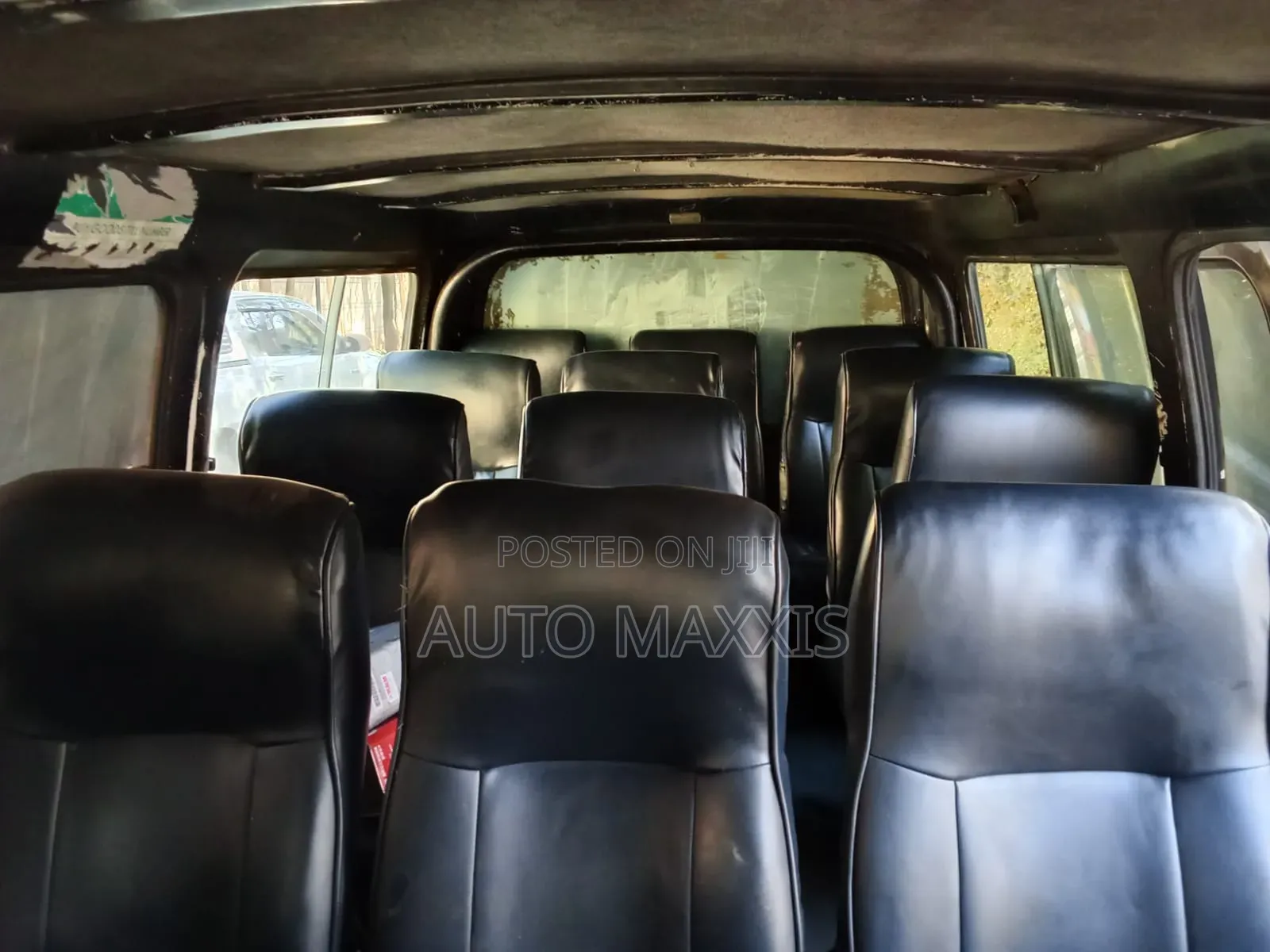 Nissan Caravan (Urvan) 2007 Yellow