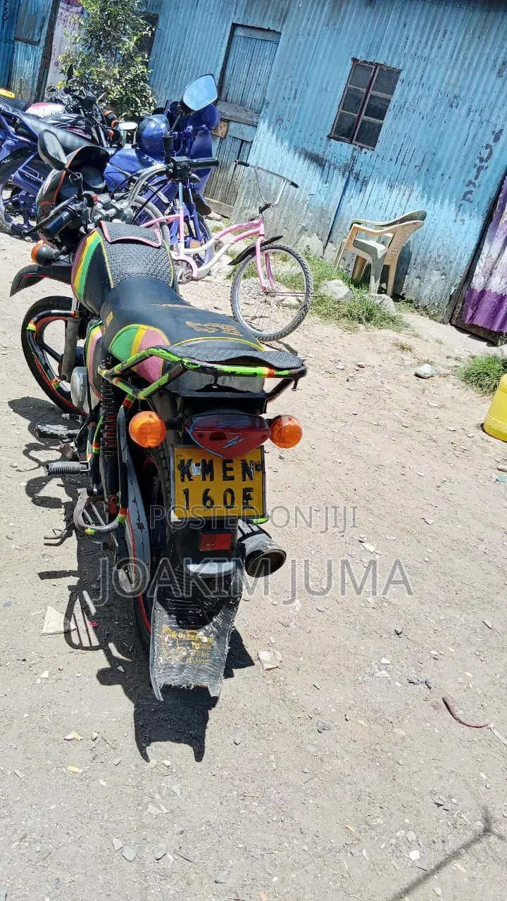 Bajaj Boxer 125 2017 Red