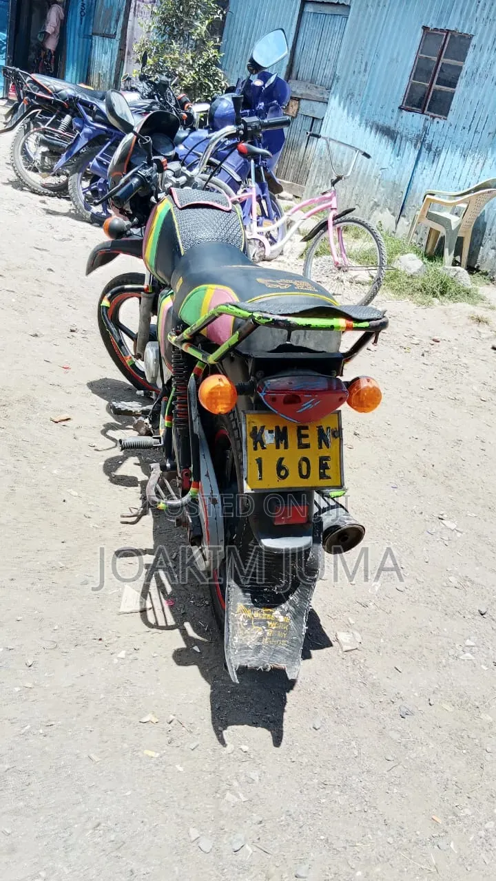 Bajaj Boxer 125 2017 Red