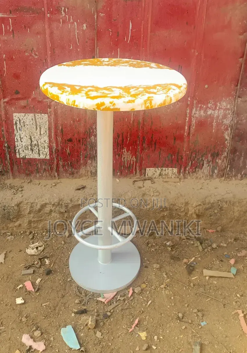 Cocktail Table, With Coated White Frame 