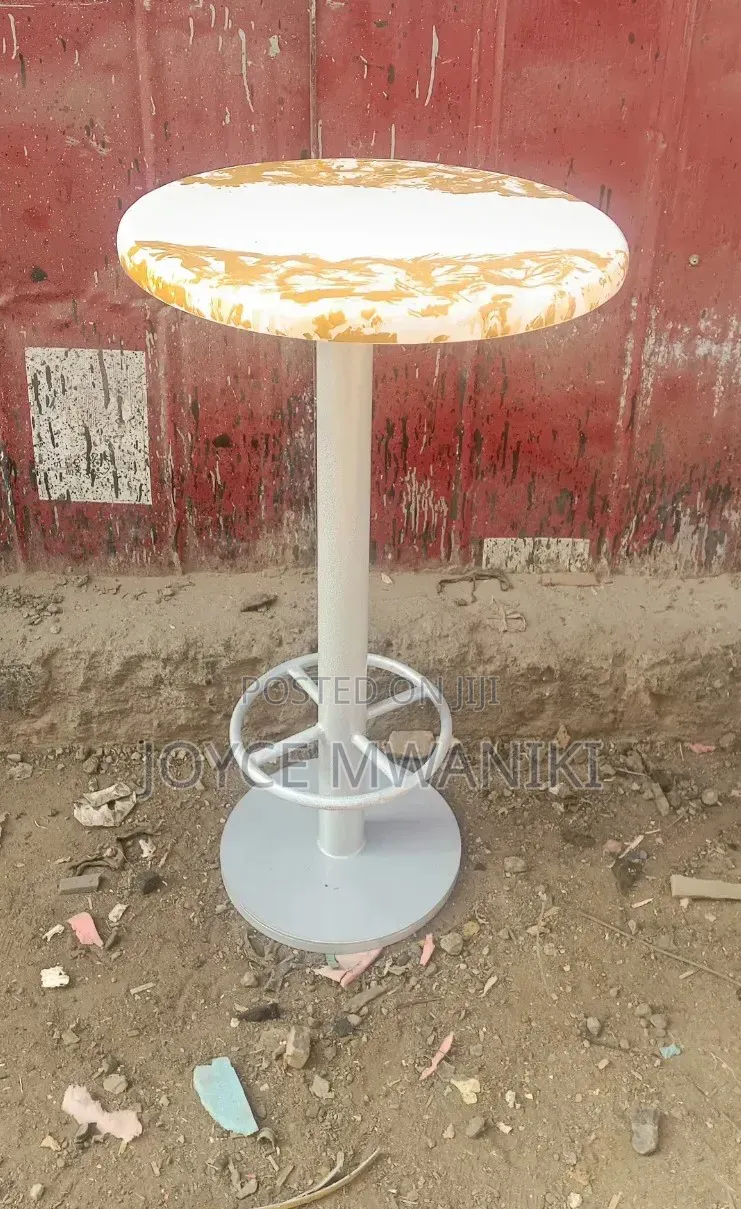 Cocktail Table, With Coated White Frame 