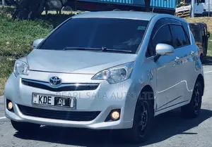 Toyota Ractis 2014 Silver