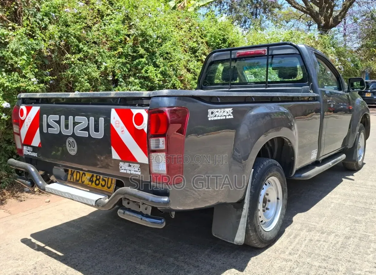 Isuzu D-MAX 2022 Gray