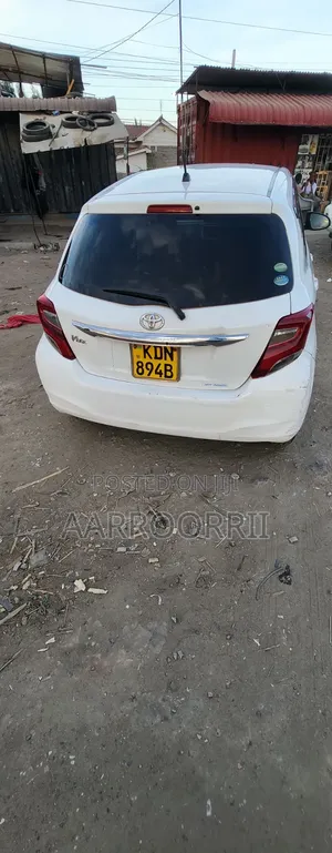 Toyota Vitz 2016 White