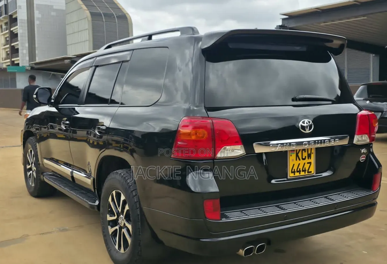 Toyota Land Cruiser 2012 Black